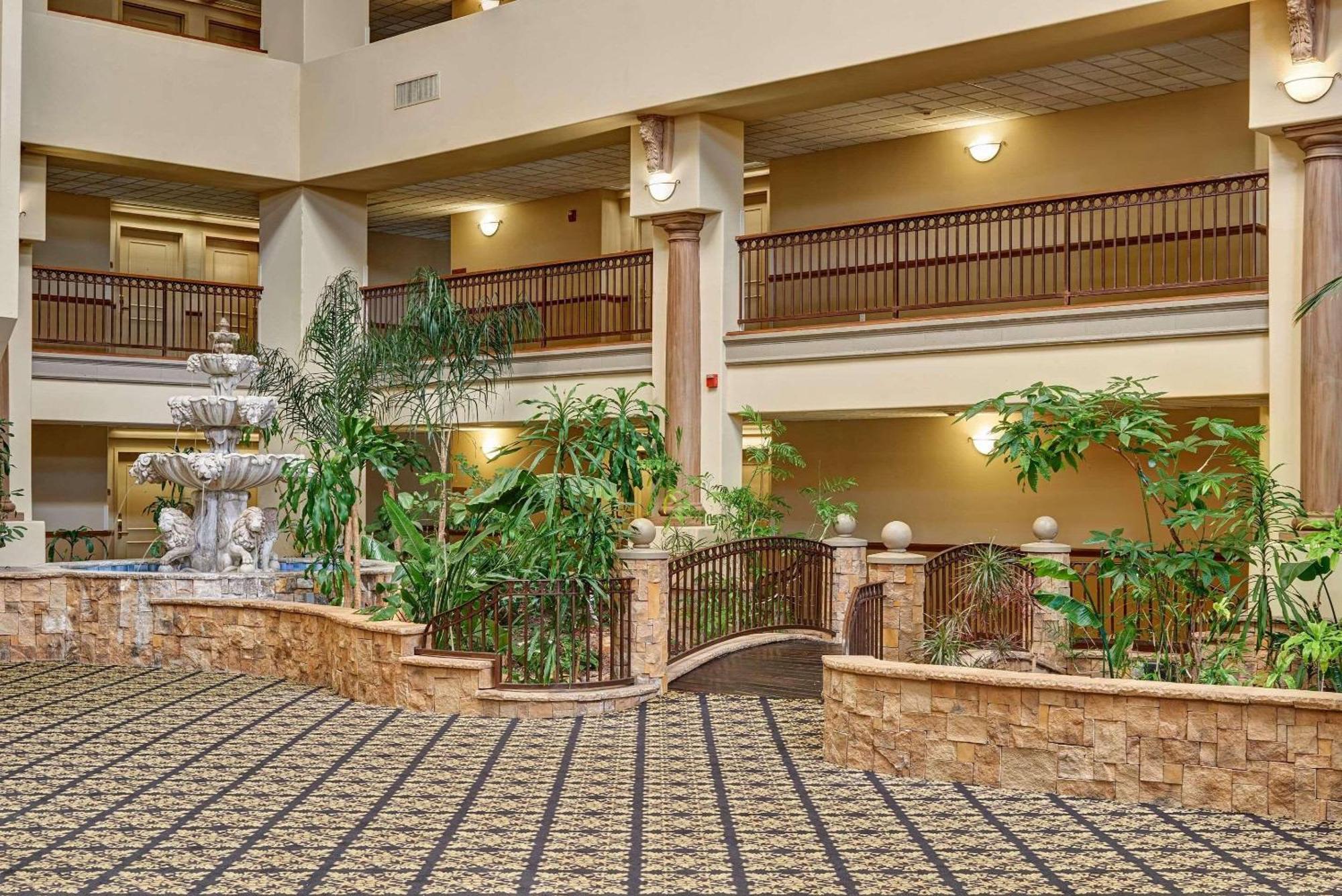 Radisson Hotel El Paso Airport Exterior foto
